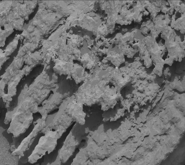 Sol 3640: Mast Camera (Mastcam)