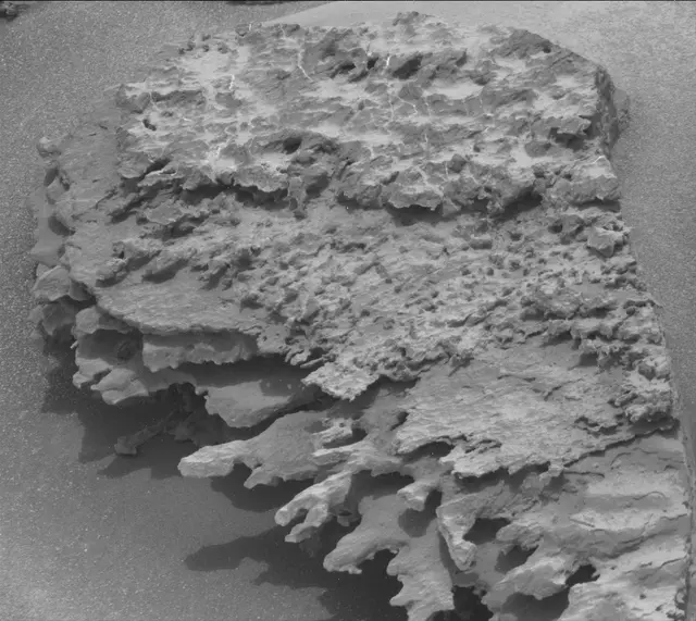 Sol 3640: Mast Camera (Mastcam)