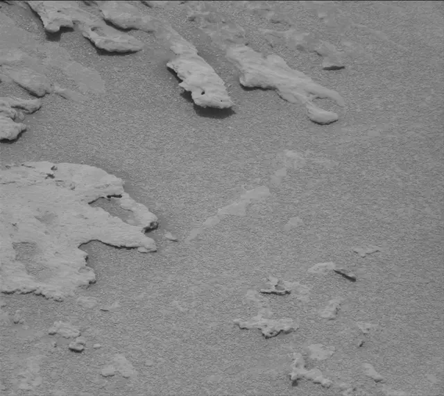 Sol 3640: Mast Camera (Mastcam)