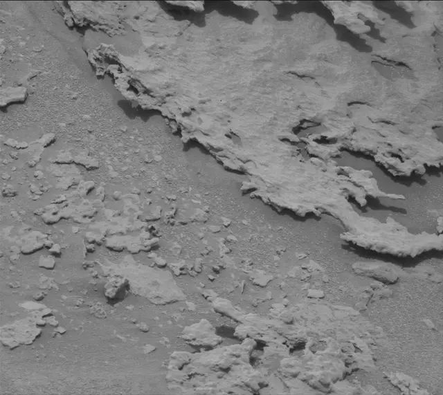 Sol 3640: Mast Camera (Mastcam)