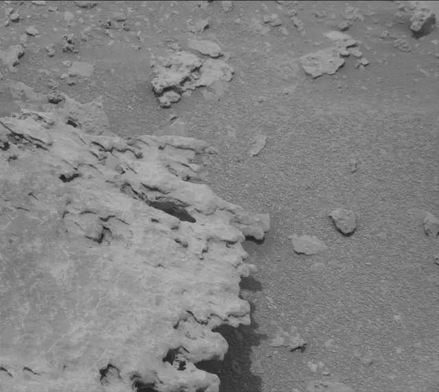 Sol 3640: Mast Camera (Mastcam)