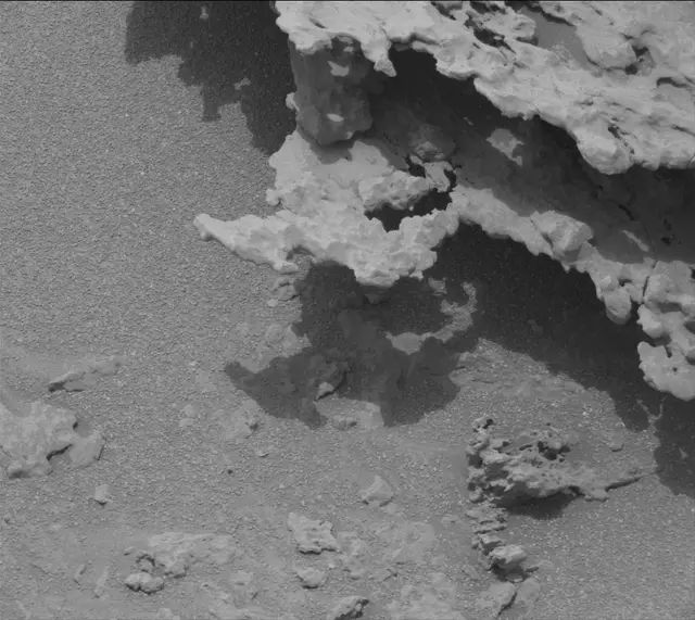Sol 3640: Mast Camera (Mastcam)