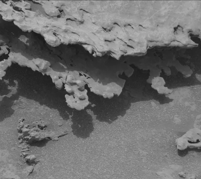 Sol 3640: Mast Camera (Mastcam)