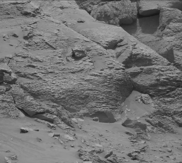 Sol 3641: Mast Camera (Mastcam)