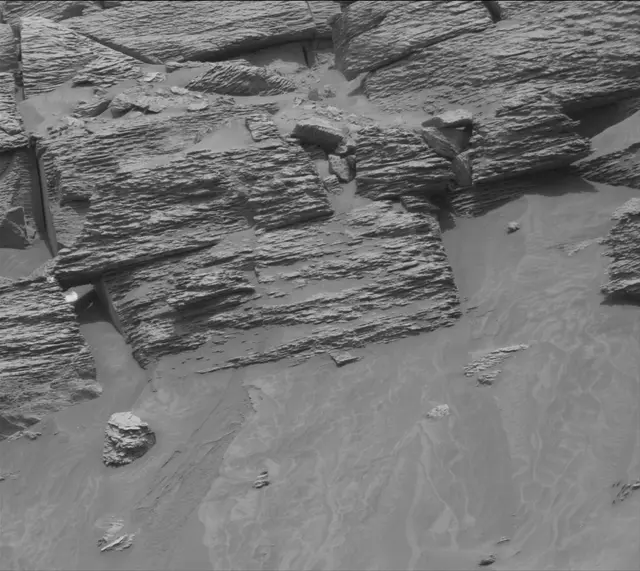 Sol 3641: Mast Camera (Mastcam)