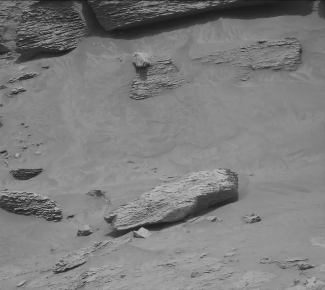 Sol 3641: Mast Camera (Mastcam)