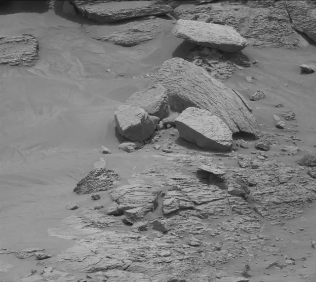 Sol 3641: Mast Camera (Mastcam)