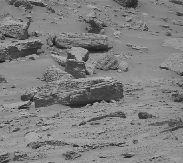 Sol 3641: Mast Camera (Mastcam)