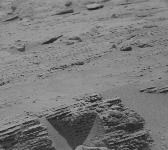 Sol 3641: Mast Camera (Mastcam)