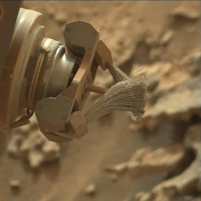 Sol 3641: Mast Camera (Mastcam)
