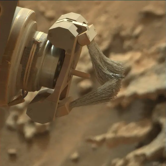 Sol 3641: Mast Camera (Mastcam)