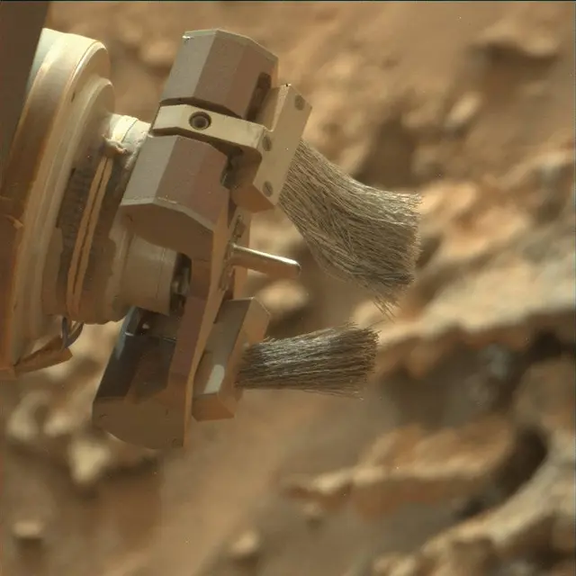 Sol 3641: Mast Camera (Mastcam)