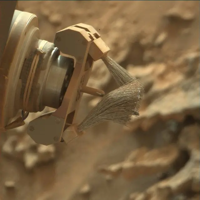 Sol 3641: Mast Camera (Mastcam)