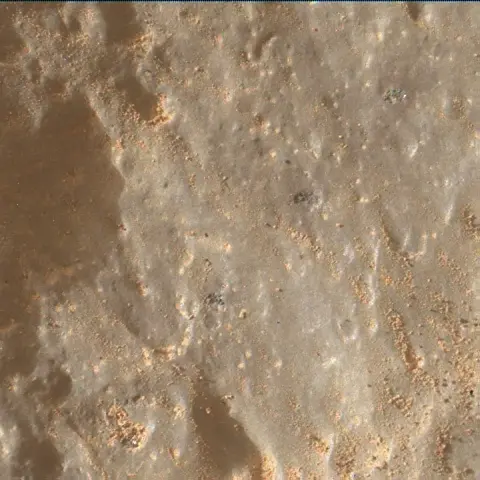 Sol 3641: Mars Hand Lens Imager (MAHLI)