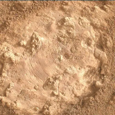 Sol 3641: Mars Hand Lens Imager (MAHLI)
