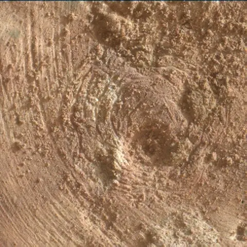 Sol 3641: Mars Hand Lens Imager (MAHLI)