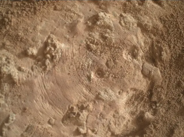 Sol 3641: Mars Hand Lens Imager (MAHLI)