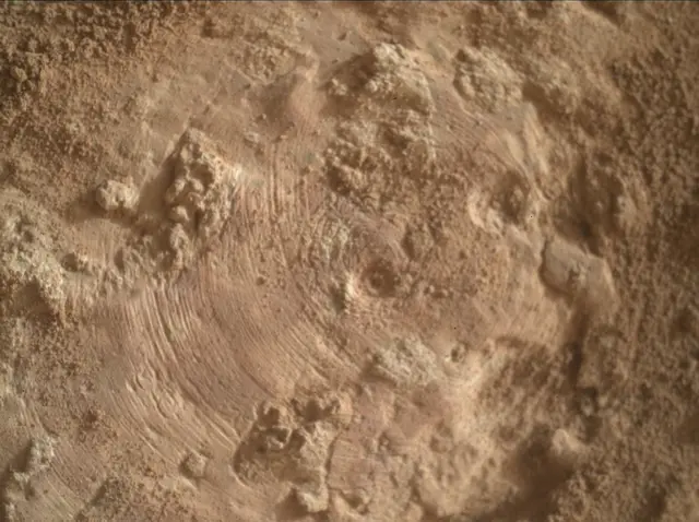 Sol 3641: Mars Hand Lens Imager (MAHLI)