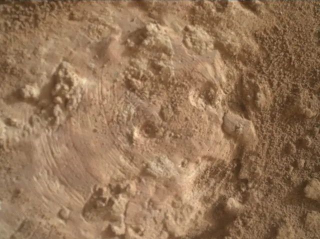 Sol 3641: Mars Hand Lens Imager (MAHLI)