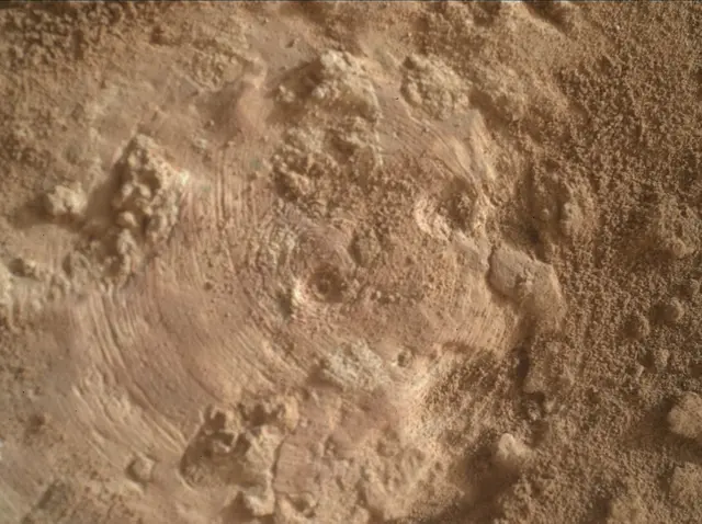 Sol 3641: Mars Hand Lens Imager (MAHLI)
