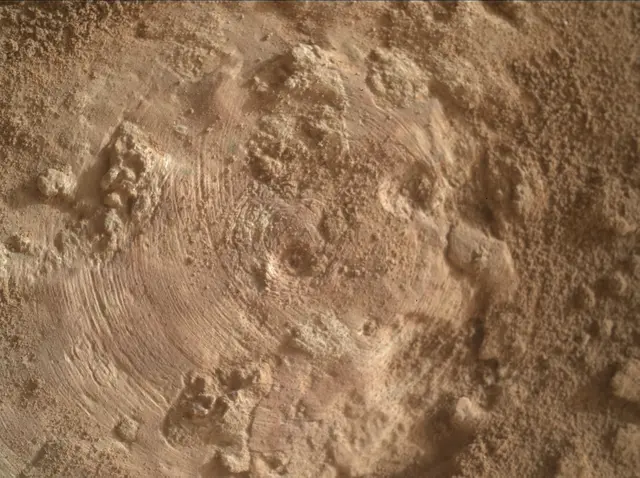 Sol 3641: Mars Hand Lens Imager (MAHLI)