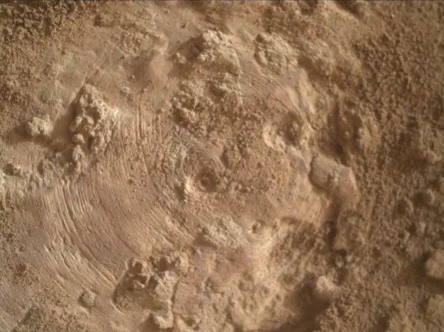 Sol 3641: Mars Hand Lens Imager (MAHLI)