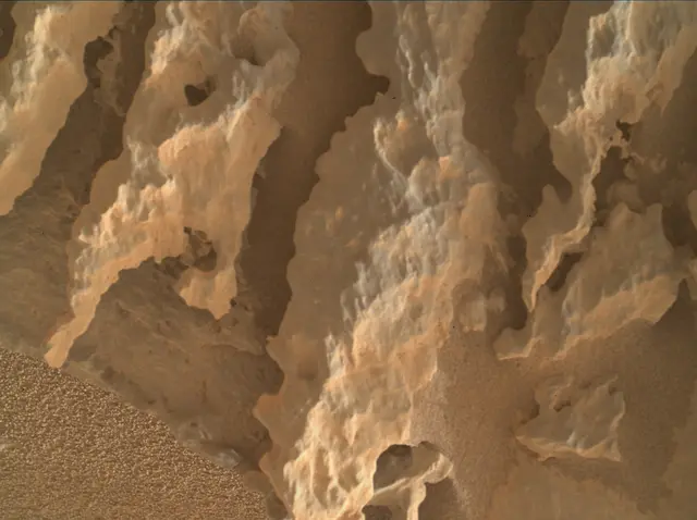 Sol 3641: Mars Hand Lens Imager (MAHLI)
