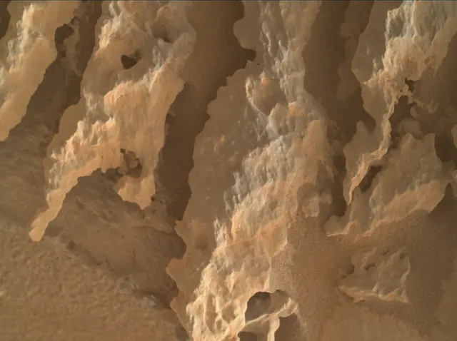 Sol 3641: Mars Hand Lens Imager (MAHLI)