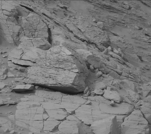 Sol 3642: Mast Camera (Mastcam)