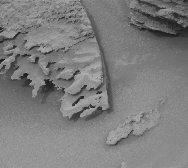 Sol 3642: Mast Camera (Mastcam)