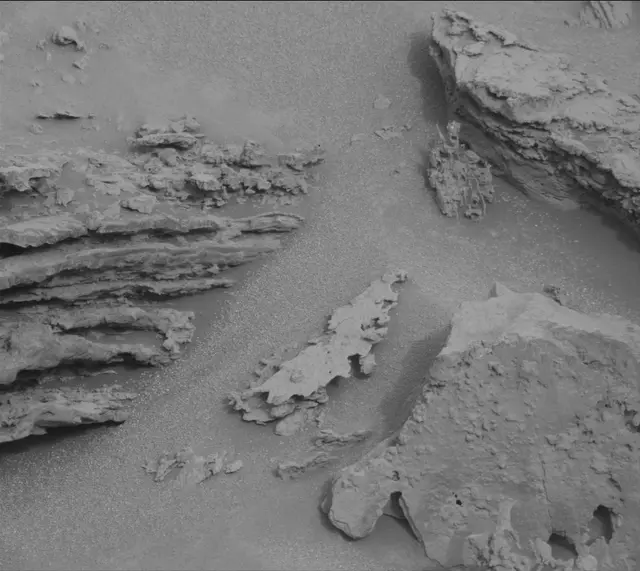 Sol 3642: Mast Camera (Mastcam)
