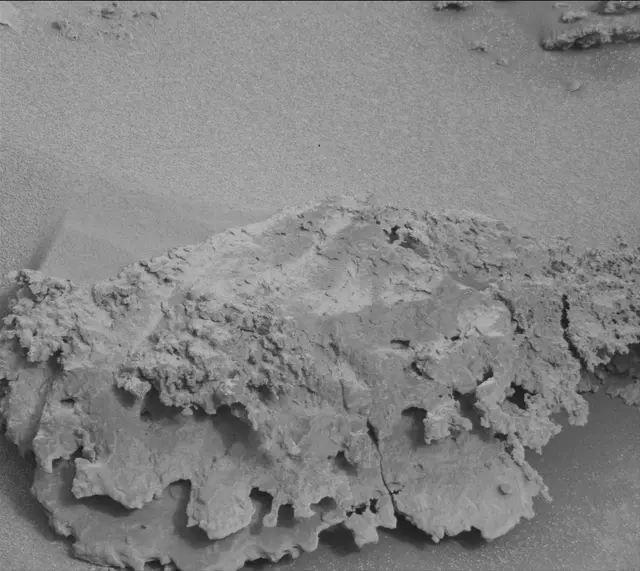Sol 3642: Mast Camera (Mastcam)