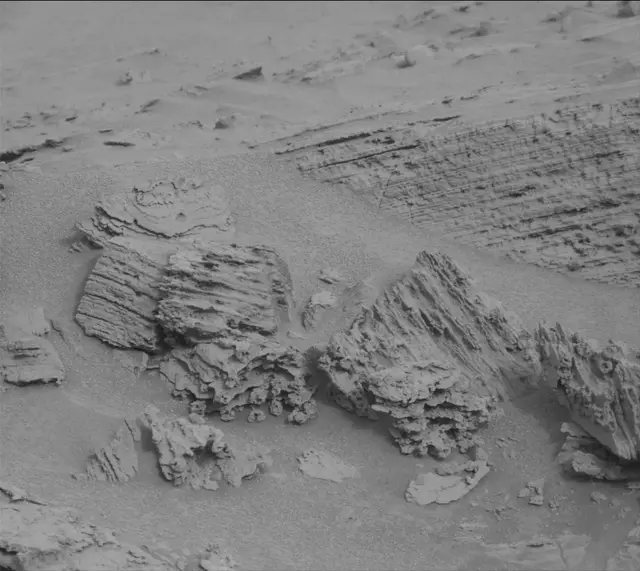 Sol 3642: Mast Camera (Mastcam)