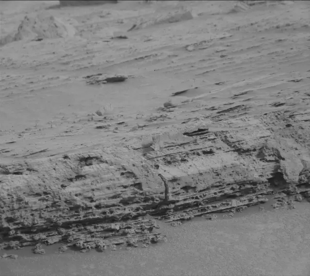 Sol 3642: Mast Camera (Mastcam)