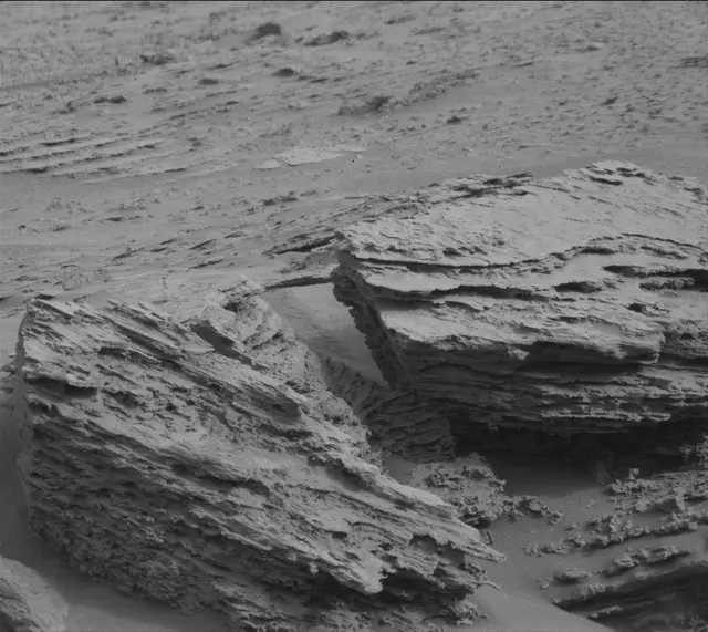 Sol 3642: Mast Camera (Mastcam)