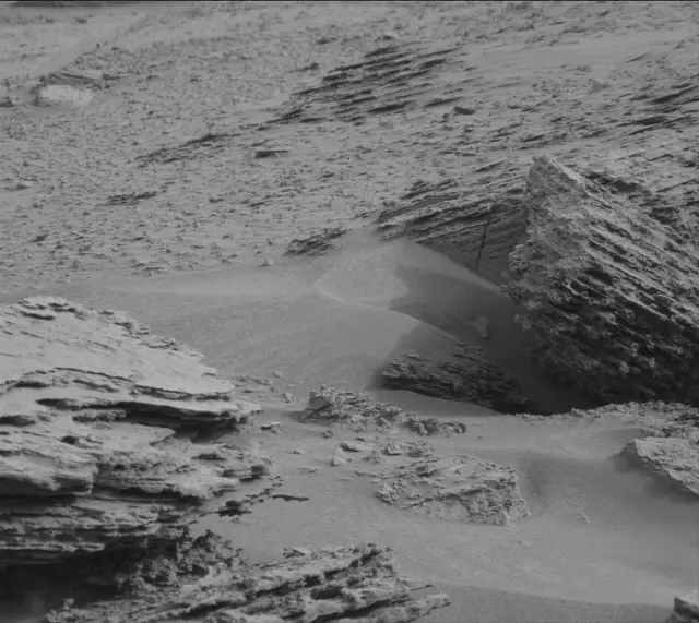 Sol 3642: Mast Camera (Mastcam)