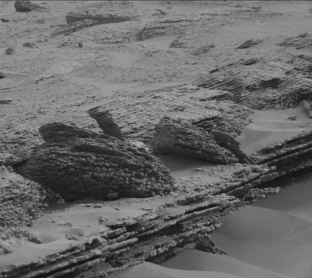 Sol 3642: Mast Camera (Mastcam)