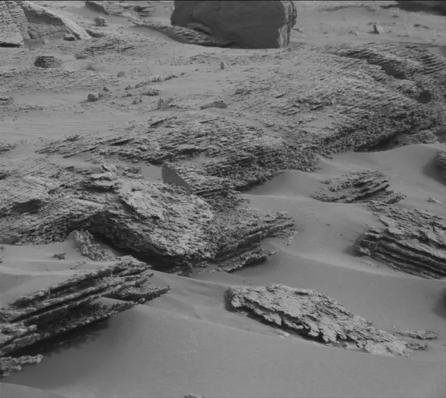 Sol 3642: Mast Camera (Mastcam)