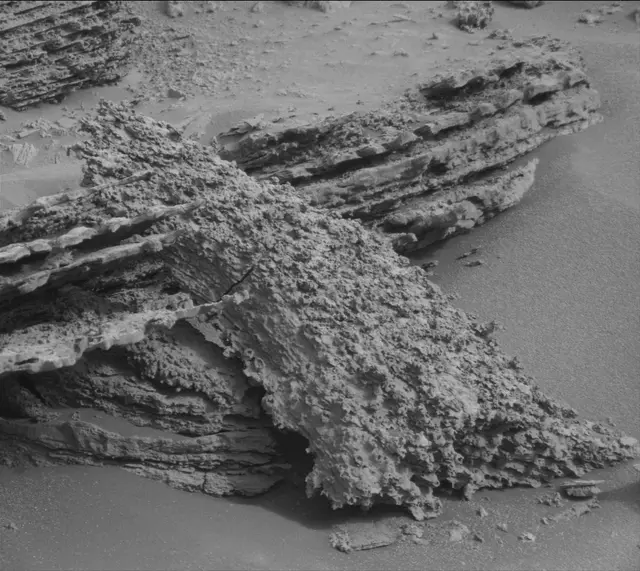 Sol 3642: Mast Camera (Mastcam)