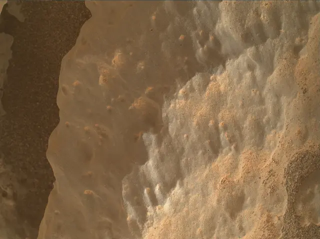 Sol 3642: Mars Hand Lens Imager (MAHLI)