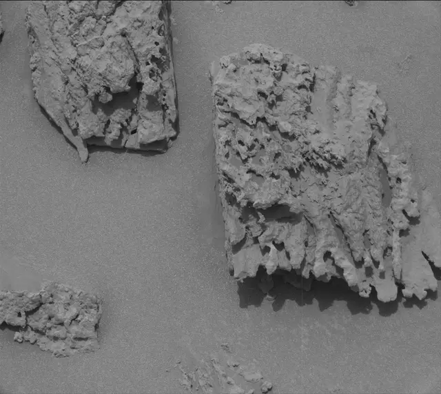 Sol 3643: Mast Camera (Mastcam)