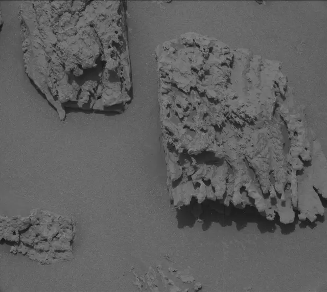 Sol 3643: Mast Camera (Mastcam)