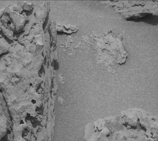 Sol 3643: Mast Camera (Mastcam)