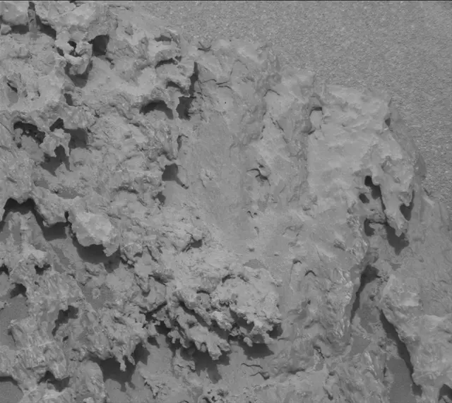 Sol 3643: Mast Camera (Mastcam)