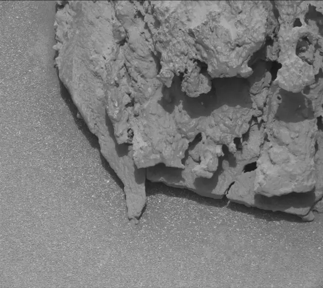 Sol 3643: Mast Camera (Mastcam)