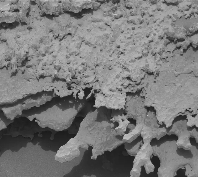 Sol 3643: Mast Camera (Mastcam)