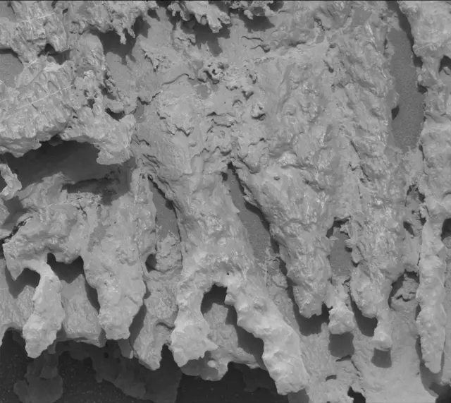 Sol 3643: Mast Camera (Mastcam)
