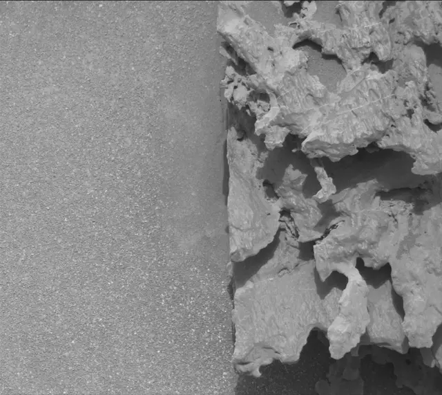Sol 3643: Mast Camera (Mastcam)