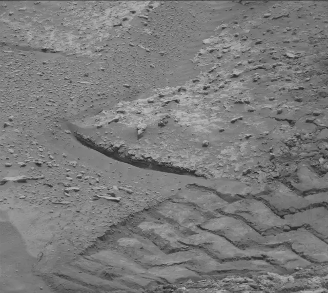 Sol 3644: Mast Camera (Mastcam)