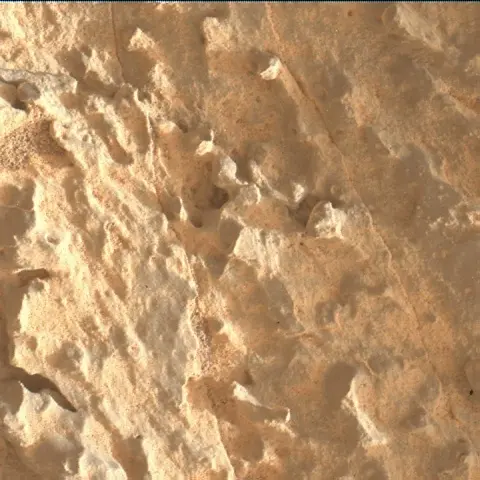 Sol 3644: Mars Hand Lens Imager (MAHLI)